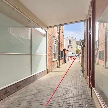 1-Bed Seaside Apartment With Parking Cromer Esterno foto