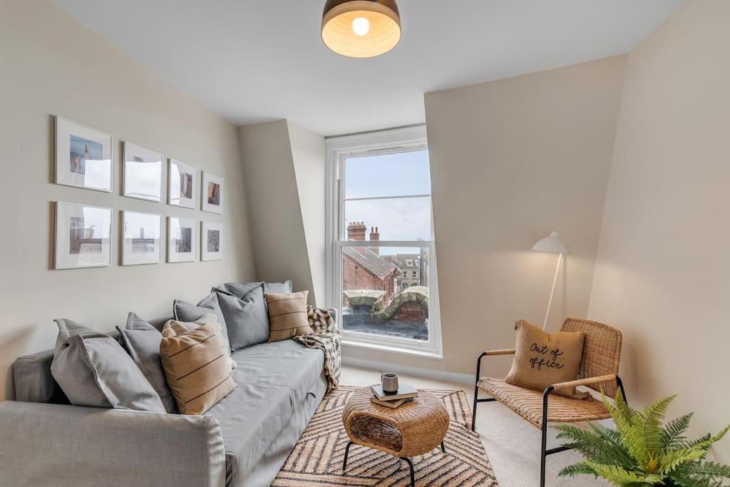 1-Bed Seaside Apartment With Parking Cromer Esterno foto