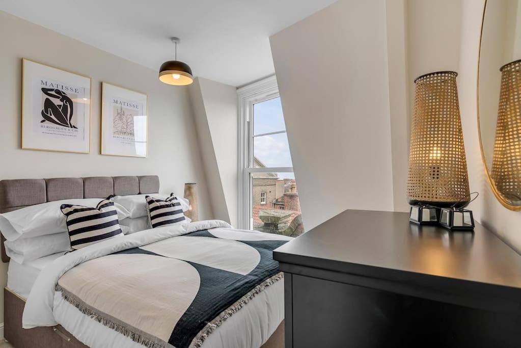 1-Bed Seaside Apartment With Parking Cromer Esterno foto