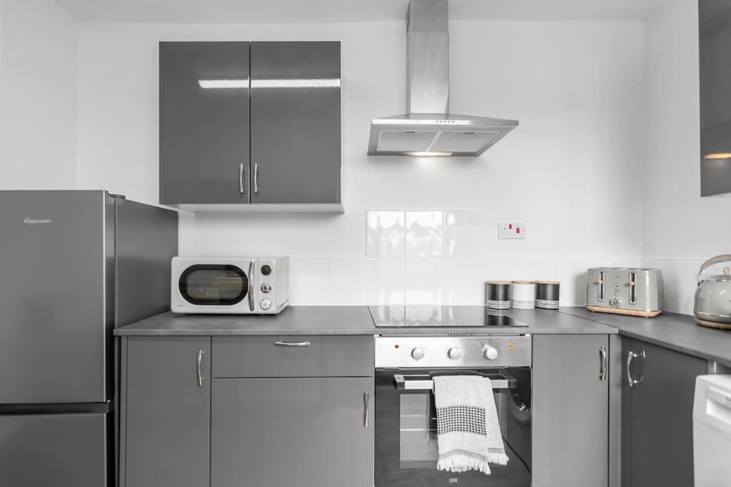 1-Bed Seaside Apartment With Parking Cromer Esterno foto