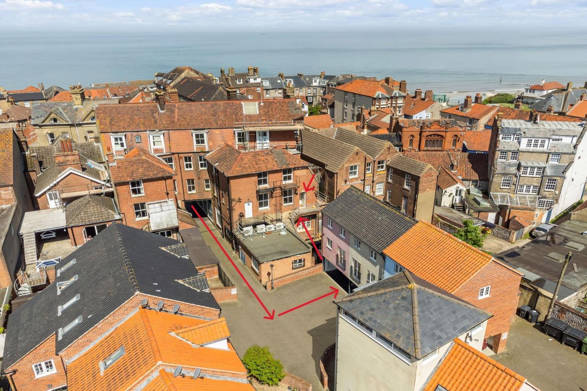 1-Bed Seaside Apartment With Parking Cromer Esterno foto