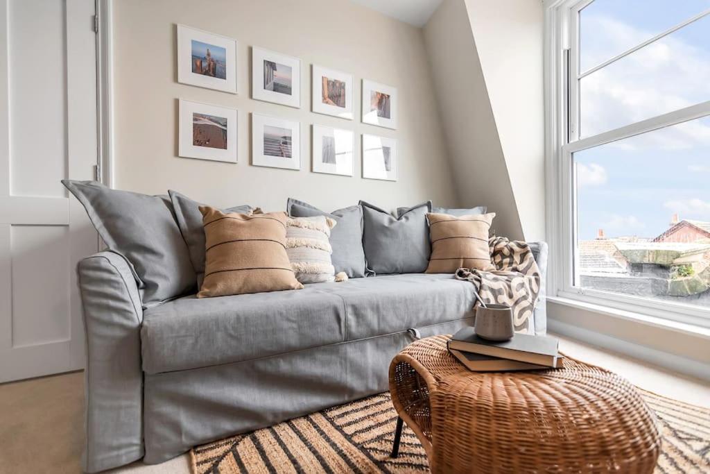 1-Bed Seaside Apartment With Parking Cromer Esterno foto